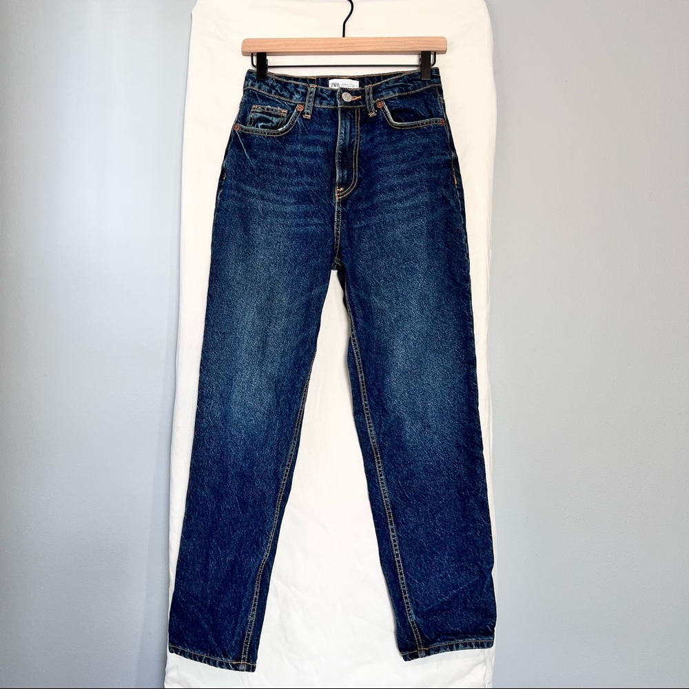 Zara Mom Fit Jeans US Size 4 EUR Size 26/27